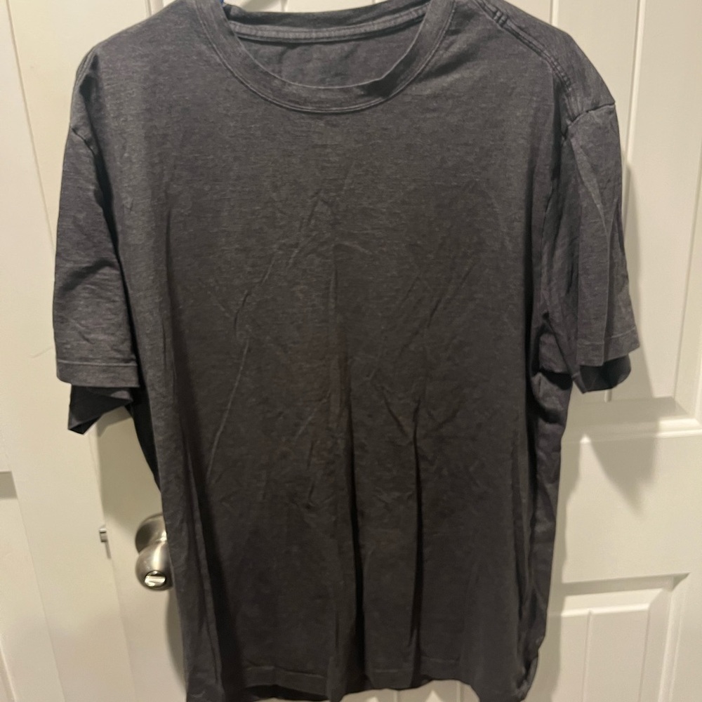 Lululemon gym shirt XL